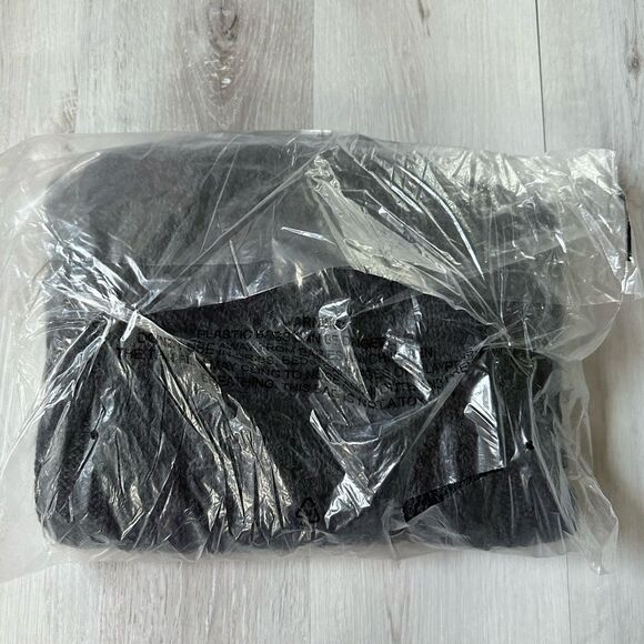 Aran Crafts Lightweight Unisex Charcoal Sweater M NWT in packaging - Picture 4 of 4